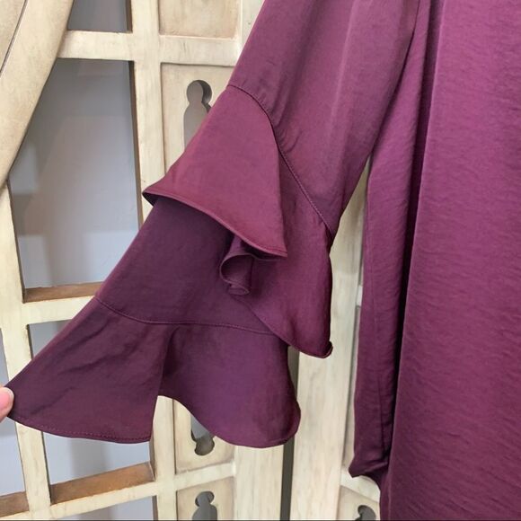 Express Burgundy Lightweight Ruffle Sleeve Top Size M - Picture 3 of 6